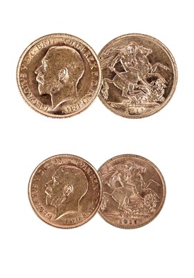 Lot 284 - Goerge V gold sovereign; and half-sovereign