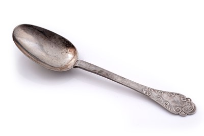 Lot 433 - A William and Mary silver west country lace-back trefid spoon