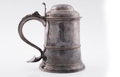Lot 445 - A George II provincial silver tankard