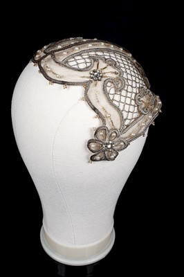 Lot 678 - An Edwardian "Juliet" skull cap