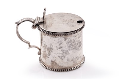 Lot 450 - A Victorian silver drum mustard pot
