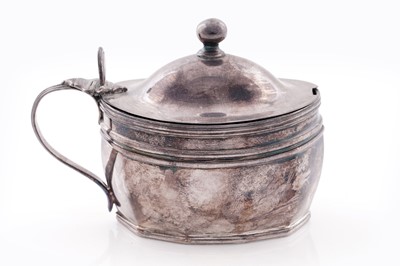 Lot 454 - A George III silver mustard pot