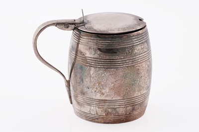 Lot 457 - A George III silver mustard pot