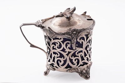 Lot 458 - A Victorian silver mustard pot