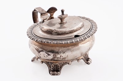 Lot 465 - A George IV silver mustard pot