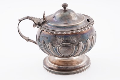 Lot 468 - A George IV silver mustard pot