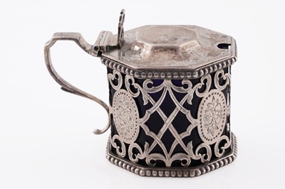 Lot 472 - A Victorian silver mustard pot