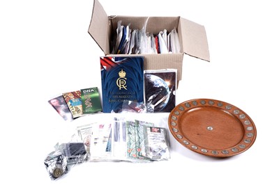 Lot 338 - A selection of presentation coins and sets