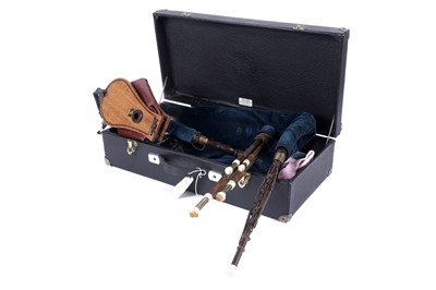 Lot 18 - A set of Northumbrian small pipes