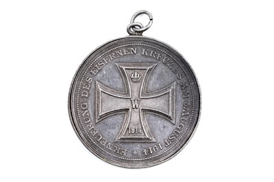 Lot 1121 - A German medallion commemorating the reintroduction of the Iron Cross