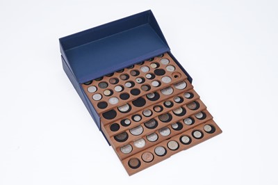 Lot 781 - A collection of coins