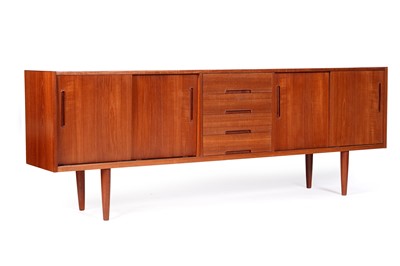 Lot 1 - Nils Jonsson for Troeds: a teak dining room suite