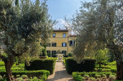 Lot 7 - A week’s stay at Villa Il Palagio, the private home of Sting and Trudie Styler