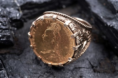 Lot 164 - A Victorian gold sovereign in 9ct yellow gold ring mount