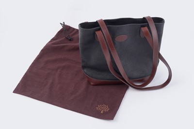 Lot 237 - A Mulberry handbag, scotch grain black leather with brown leather trim