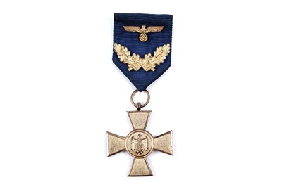 Lot 1129 - A German Second World War period Armed Forces Long Service award