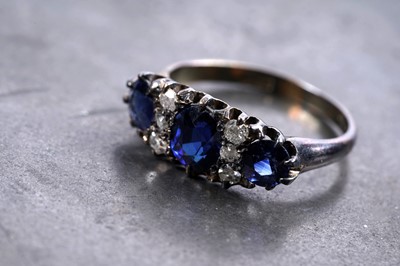 Lot 869 - An early 20th Century synthetic sapphire and diamond ring