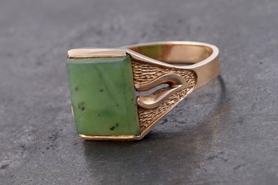 Lot 43 - A jade signet ring in a Cariboo Jade of Cache Creek Canada ring box