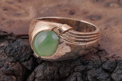 Lot 42 - A jade ring on 10ct gold, in a Cariboo Jade Shop Ltd of Cache Creek Canada box