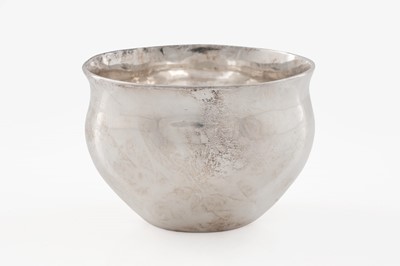 Lot 550 - A George III Scottish silver beaker