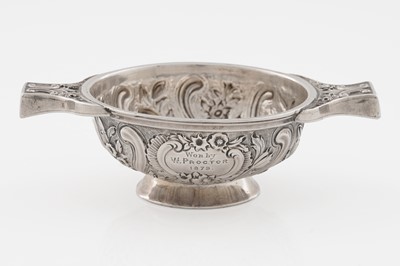 Lot 533 - A William IV Scottish provincial silver quaich