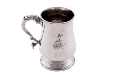 Lot 571 - A George II Scottish silver mug