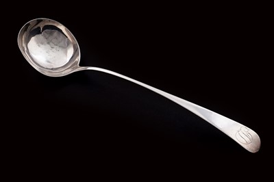 Lot 607 - A George III Scottish provincial silver soup ladle