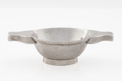 Lot 551 - A George III Scottish provincial silver quaich