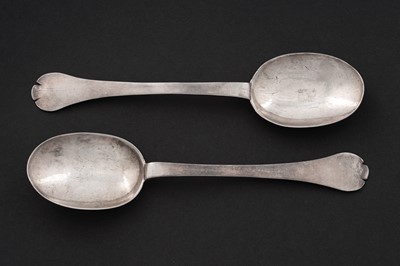 Lot 560 - A scarce pair of early Queen Anne Scottish silver trefid spoons