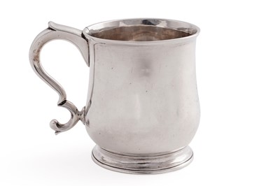 Lot 588 - A George II Scottish silver mug