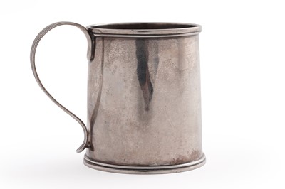 Lot 586 - An early 19th Century Indian colonial silver mug
