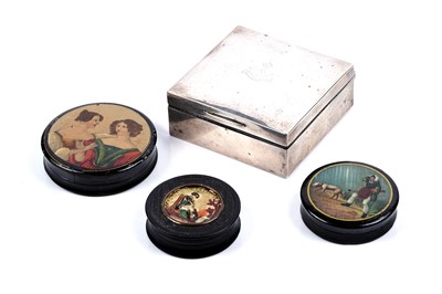 Lot 245 - A silver cigarette box; and three snuff boxes