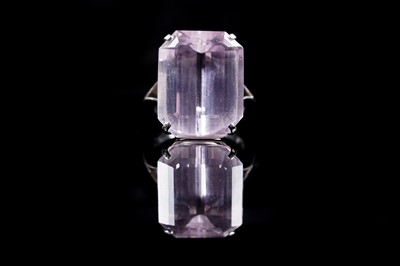 Lot 874 - A single stone Kunzite ring