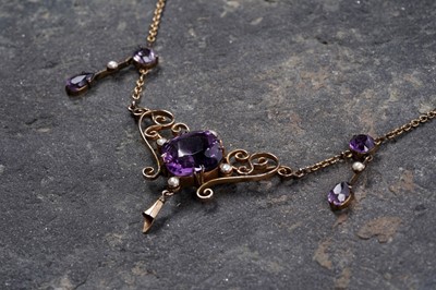 Lot 1 - A 1920's amethyst and seed pearl necklet