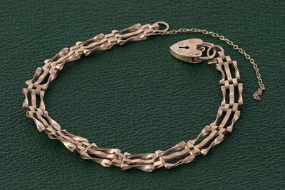 Lot 75 - A 9ct gold gate-link bracelet