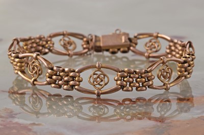 Lot 2 - An early 20th Century 9ct rose gold fancy-link bracelet