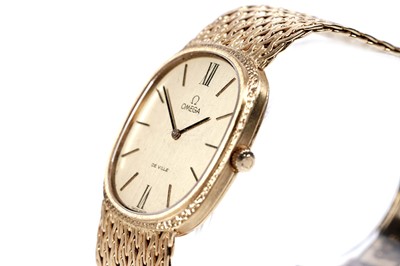 Lot 771 - Omega de Ville: an 18ct yellow gold lady's wristwatch
