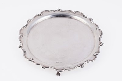 Lot 319 - A 20th Century silver salver