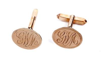 Lot 93 - A pair of 9ct gold cufflinks