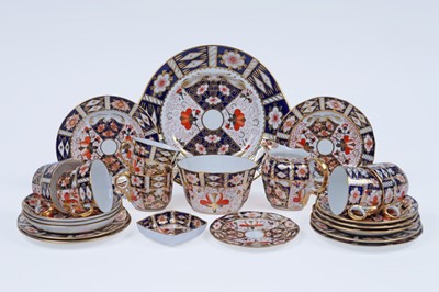 Lot 257 - A collection of Royal Crown Derby 2451 ‘Old Imari’ pattern china