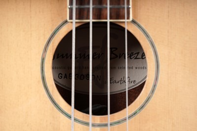 Lot 78 - An Earthfire Summer Breeze electro-acoustic bass