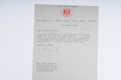 Lot 272 - Autographs: a collection of correspondence to various celebrities and politicians