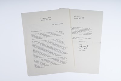 Lot 272 - Autographs: a collection of correspondence to various celebrities and politicians