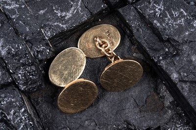 Lot 196 - A pair of 18ct yellow gold cufflinks