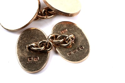 Lot 196 - A pair of 18ct yellow gold cufflinks