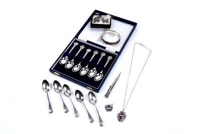Lot 289 - Silver teaspoons and jewellery, including a Peruvian brooch