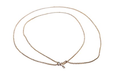 Lot 877 - A Victorian 9ct yellow gold muff chain