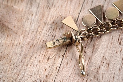 Lot 948 - An Egyptian gold fringe necklace