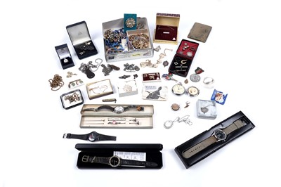 Lot 235 - A selection of costume jewellery