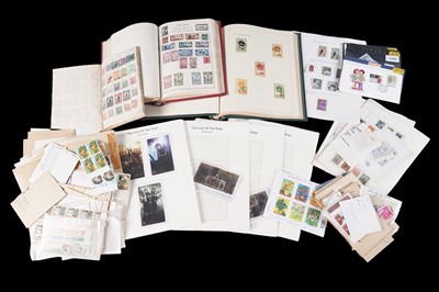 Lot 526 - A selection of world stamps